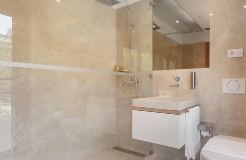 Cinfaes Casa | Douro Green - Casa de Campo com 5 quartos, sauna, máquinas de ginásio e piscina.