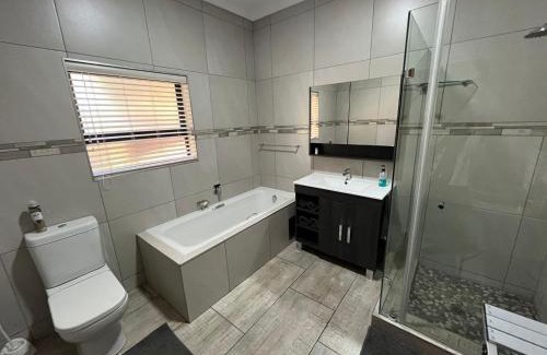 Garsfontein Casa | Douwe Cottages