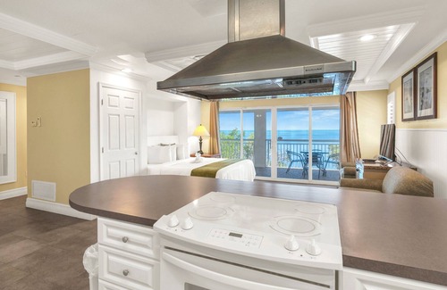 Key Largo Hotel | Dove Creek Resort & Marina, Trademark Collection by Wyndham