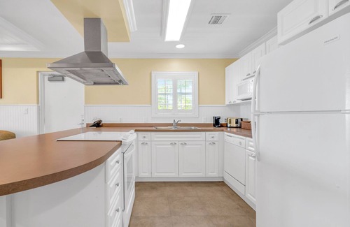 Key Largo Hotel | Dove Creek Resort & Marina, Trademark Collection by Wyndham