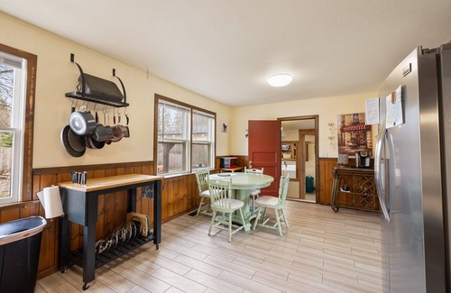 Dover Bay Cabaña | Dover Dreamer - Fireplace, BBQ, and Firepit