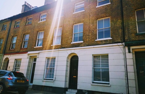 Dover Casa | Habitacion Doble-Económico-Baño compartido-Vista a lugar emblemático