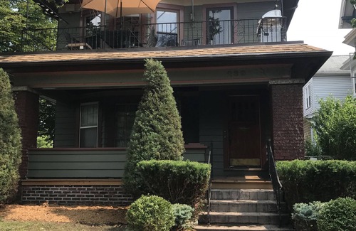 Lakeview Casa | Casa completa, 4000 pies cuadrados, BUFFALO del centro de la ciudad, a 20 minutos de las cataratas.