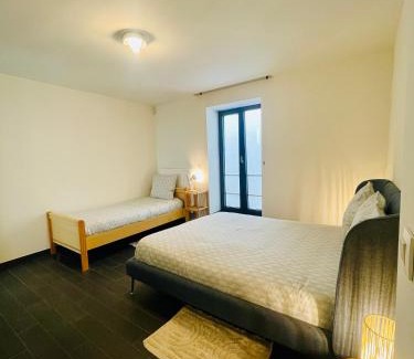 Quartier des Quais - Kaaienwijk Apartamento | Down Town Spacious Loft Retreat with Private Parking