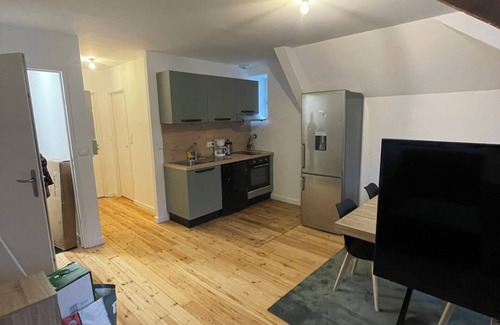 Questembert Apartamento | Downtown apartment