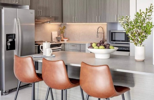 Castleberry Hill Condominio | Downtown ATL! Near Lots Of Fun For The Family/Lonely Time