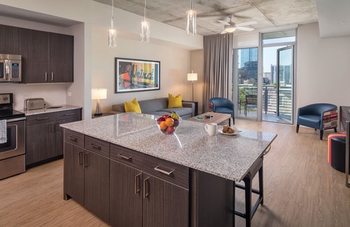 Civic District Complejo | Downtown Austin Resort 1bdr