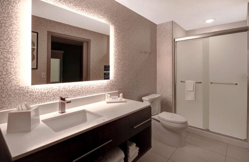 Downtown Tucson Hotel | Downtown Bliss! Outdoor Pool, Free Breakfast, Onsite Parking, Pets Allowed!