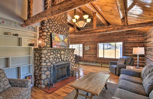 Buena Vista Casa | Downtown Buena Vista Cabin with Patio and Grill!