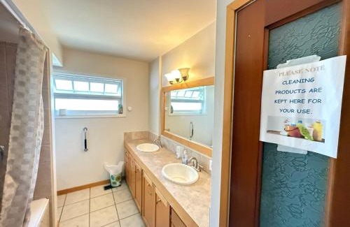 Surrey Apartamento | Downtown Central City Cozy Private 2 Bedroom Basement Suite - Independent Entry
