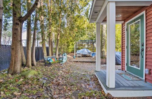Charlevoix Casa | Downtown Charlevoix Duplex half Mi to Lake Michigan