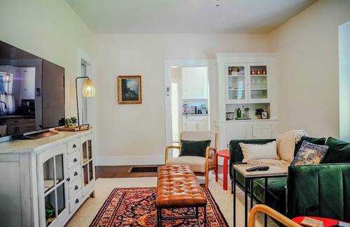 Clovis Casa | Downtown Clovis Vintage Charmer 2-bedroom Private Home w/AC in charming Clovis