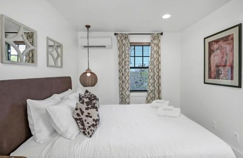 Columbia Casa | Downtown Cottage - Zen Garden