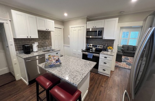 Plymouth Cultural District Apartamento | Únase a nosotros para el Plymouth 400 - ubicado en el centro