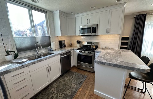 Downtown Salt Lake City Casa | Downtown Darling & Convention Center Home