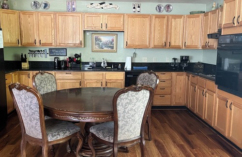 Lewis Casa | DOWNTOWN DOLORES COLORADO w/river access - Stay at Cozy Comfort Inn, Dolores, CO