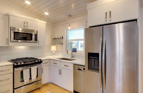 Fairhope Casa | Downtown Fairhope Cottage-walking distance to everything!!!