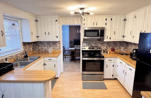 Franklinton Casa | Downtown Franklinton Comfortable Quiet Pet-Friendly