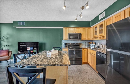 Ohio City Apartamento | Downtown Getaway, Free Parking, 24/7 Hour Gym