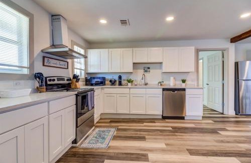 Gulfport Casa | Downtown Gulfport- Walk to the Beach, Casinos, Restaurants