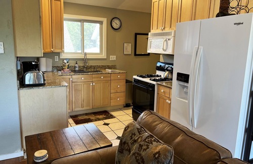 Hailey Apartamento | Downtown Hailey - Cerca de todo - Remodelado, WiFi - ¡Séptima noche gratis!
