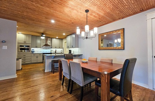 New Bern Apartamento | Downtown Historic New Bern Apartment Next door to Birthplace of Pepsi