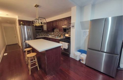 Dovercourt Park Casa | Downtown Huge House Step to Grocery Store Public Transit Library Hospital Park