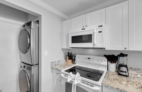 Meadows Condominio | Downtown Key West 2BR/2BA Pool, Dock, Pet "Aruba"