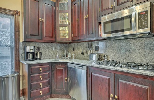 Lancaster Casa | Downtown Lancaster French Victorian Gem!