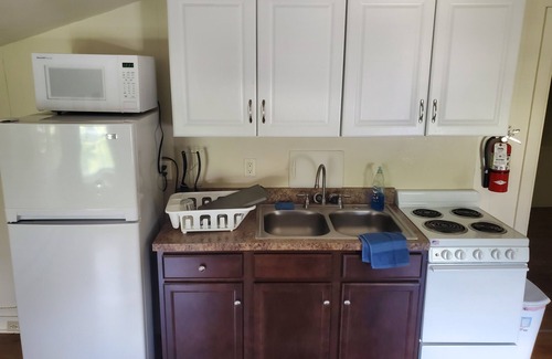 Gettysburg Apartamento | Downtown location w/ parking. Transit stop across the street. Unit 4 of 4.