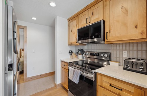 McCall Casa | Downtown Loft 205 - half block from lake, restaurants, and shopping