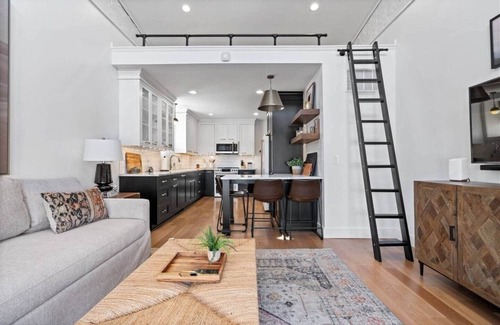 Muncie Apartamento | Downtown Muncie | Luxe Loft, Spa Bath, 1 Bed, BSU