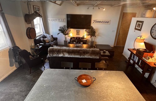Arts District Condominio | Downtown Nashville Industrial Loft. Location, location, location!