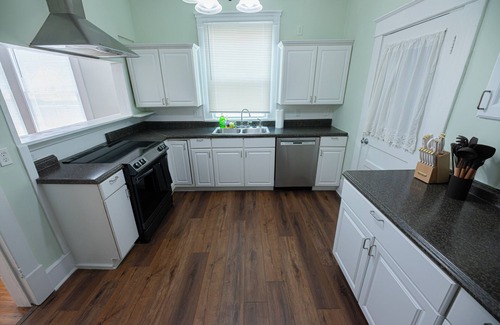 Lake Eola Heights Casa | Downtown Orlando 2-2 w/ King Beds off Lake Eola/ Central location