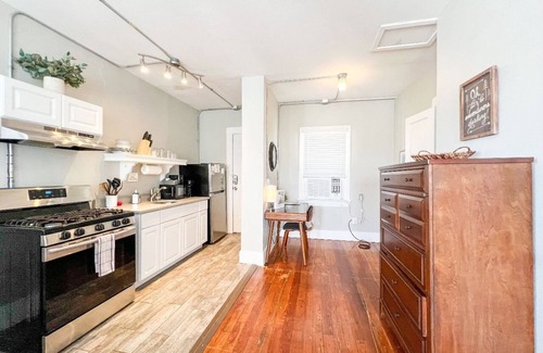 Central City Apartamento | Downtown+PetsOK+Min2Beach-Cozy Studio