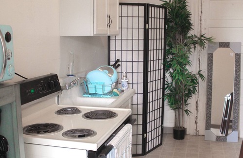 Red Bluff Apartamento | Downtown Red Bluff Turn-of-the-Century Apartment w/ Kitchenette