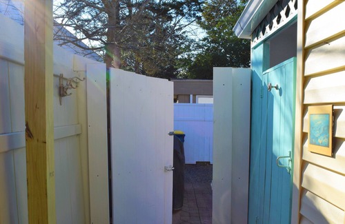 Rehoboth Beach Casa | UBICADO EN EL CORAZÓN DE REHOBOTH 2BR RENOVATED BEACH HOUSE!