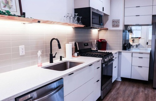 Livingston Park Apartamento | Downtown Retreat - 2BR Oasis