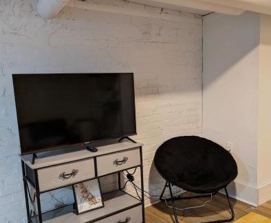 Livingston Park Apartamento | Downtown Retreat - Cozy Basement