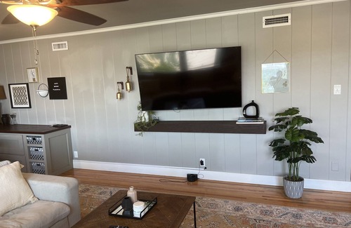Capital View Casa | Downtown River House!