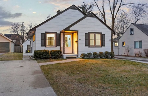 Rochester Casa | Downtown Rochester Blissful Condo Haven