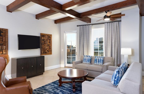 Downtown San Antonio Complejo | Centro de San Antonio Resort cerca de RiverWalk y The Alamo con piscina en la azotea y bañera de hidromasaje