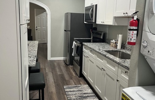 Highland Park Apartamento | Downtown San Antonio/Highland Park, Cozy 1-bedroom,WiFi, AC, washer/dryer, #102
