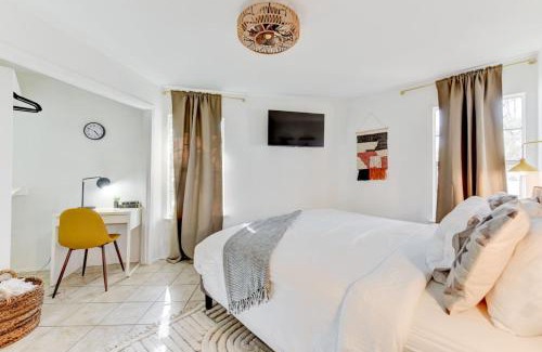 Wimberley Casa | Downtown - Shiner Bungalow at Beer Ranch Project