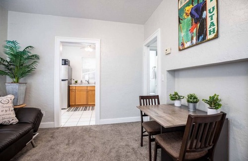 Lower Avenues Apartamento | Downtown SLC Loft in Historic Avenues District!