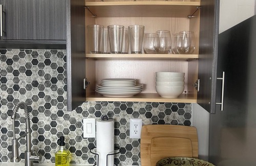 Downtown Tucson Apartamento | Downtown, Spacious 1bdrm, Desert Views, City Lights, Gym, Pool, & Free Wi-Fi.