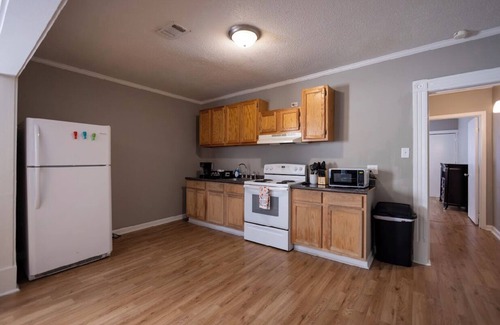 Sulphur Apartamento | Downtown sulphur getaway