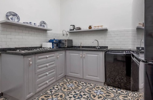 Downtown Cairo Apartamento | `Downtown Sunny Hideaway: Vintage, 7 Balconies`