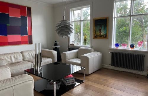 Vesturbær Villa | Downtown Villa - Embassy Quarter