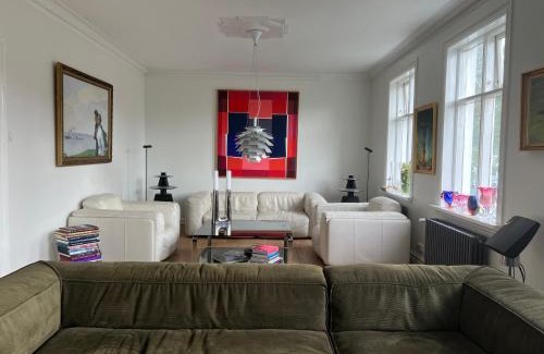 Vesturbær Villa | Downtown Villa - Embassy Quarter